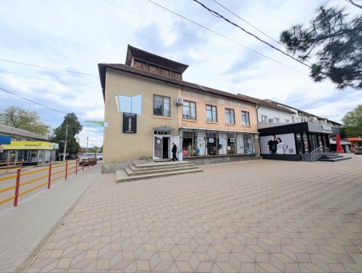 Căușeni, str. Mihai Eminescu 10