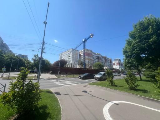 Petru Zadnipru 9